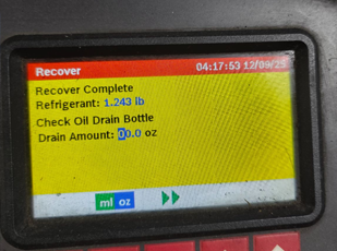 Automotive A/C machine performing refrigerant recovery and recharge